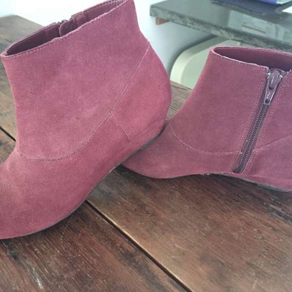 BC Maroon Suede Bootie - Picture 1 of 1